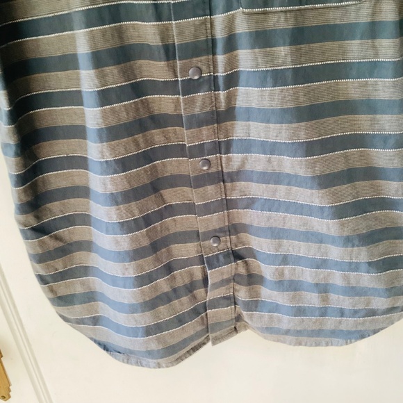 Columbia Men's Shoals Point Short Sleeve Shirt Size M Snaps Gray Stripe Cotton - Picture 9 of 13